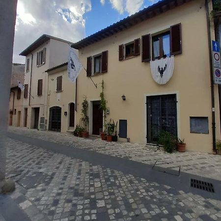 B&B La Casa Di Alice Foligno Buitenkant foto