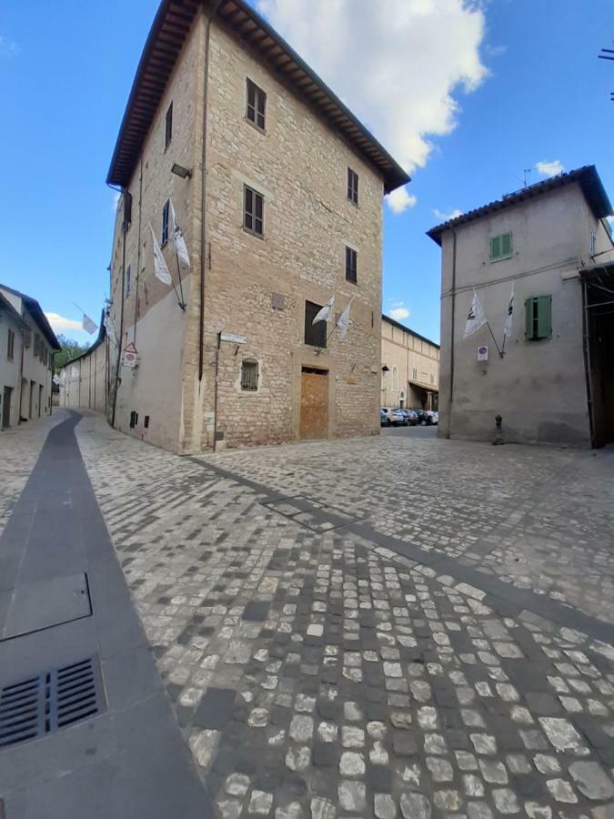 B&B La Casa Di Alice Foligno Buitenkant foto