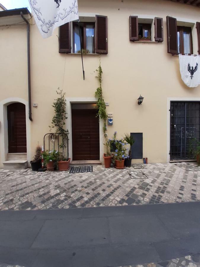 B&B La Casa Di Alice Foligno Buitenkant foto