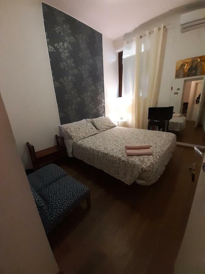 B&B La Casa Di Alice Foligno Buitenkant foto